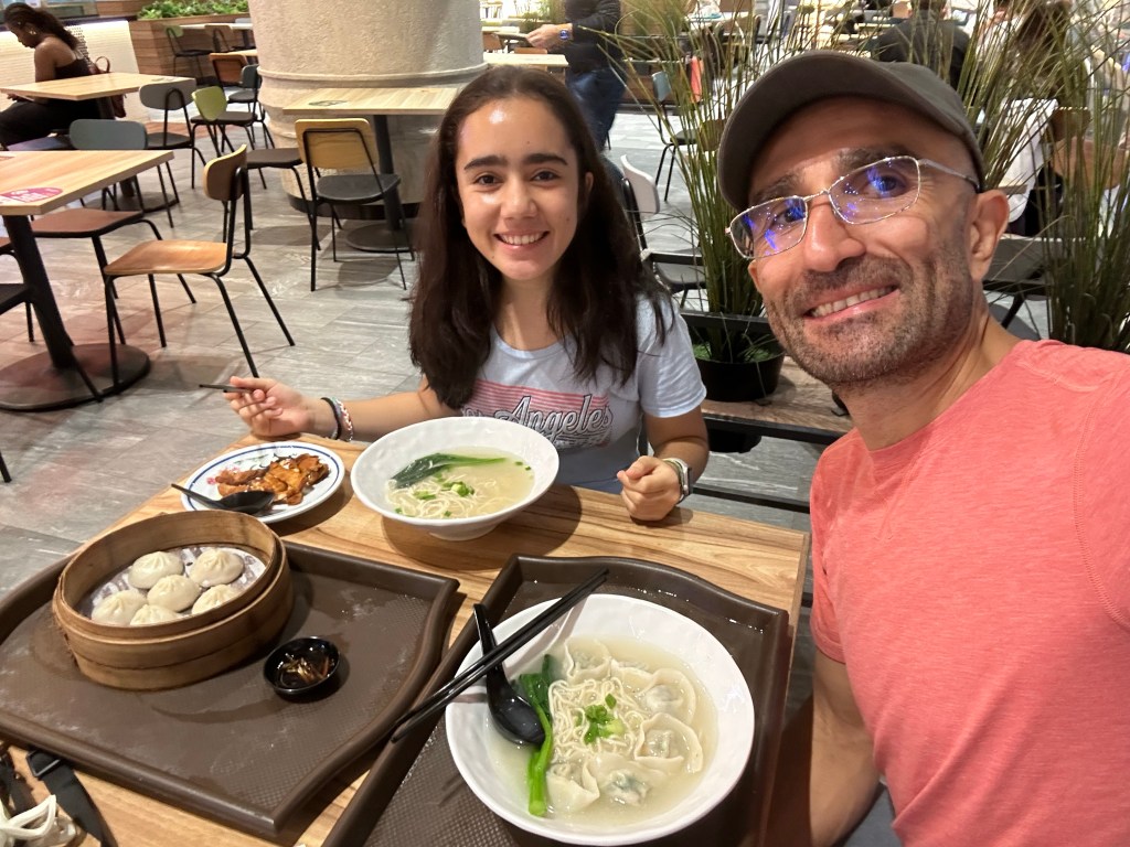 Having a quick meal at&nbsp;T4